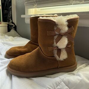Koolaburra by UGG : Victoria Short Boots